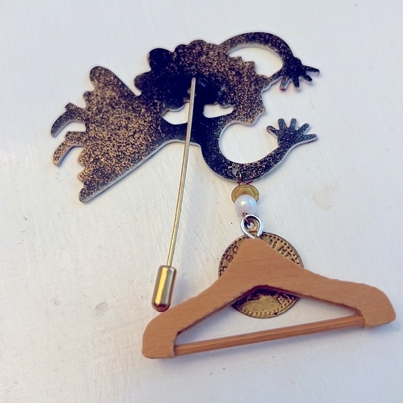 Fanciful Flights Lapel Hat Stick Pin by Karen Rossi Shopper Hanger Coin - Picture 4 of 5